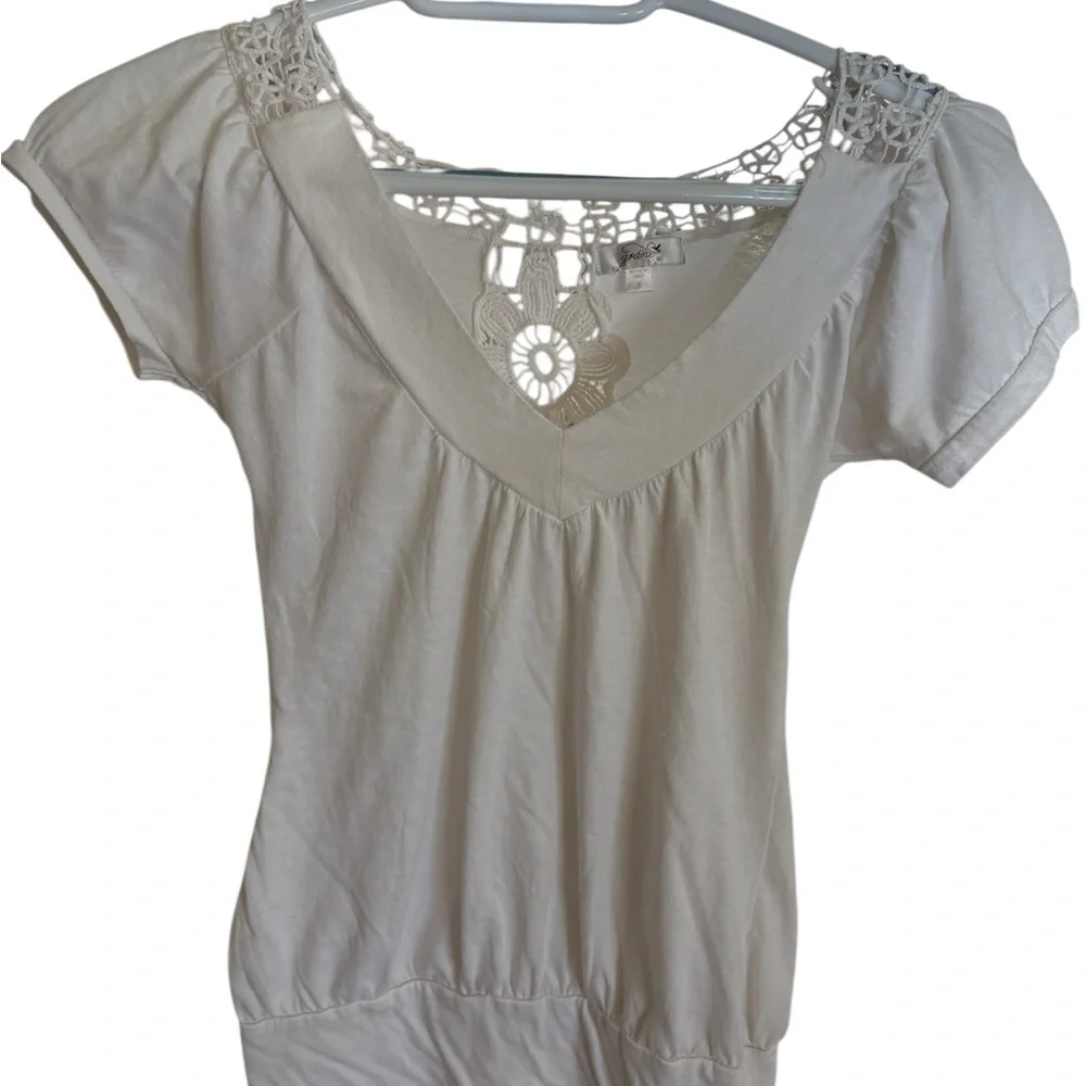 Elegant White Lace Trim Top - Picture 1 of 2